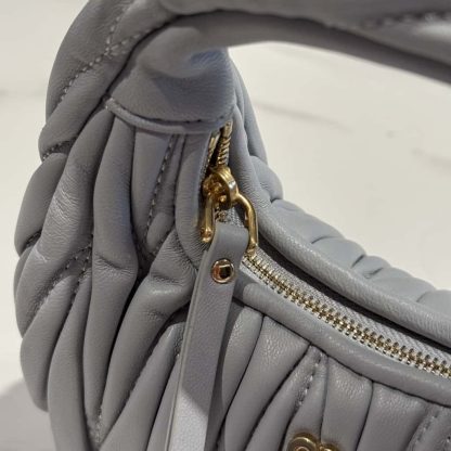 Replica Miu Miu Wander matelassé nappa leather hobo mini-bag Pearl Gray #6061 - Image 6