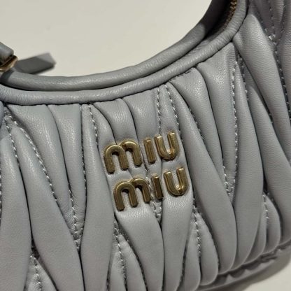 Replica Miu Miu Wander matelassé nappa leather hobo mini-bag Pearl Gray #6061 - Image 4
